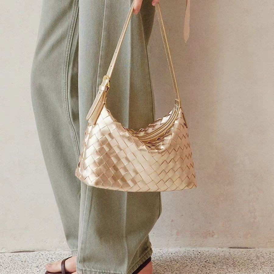 กระเป๋าสะพายข้าง Hobo สไตล์ใหม่ สำหรับฤดูใบไม้ผลิปี 2025 แบบ One-Shoulder สำหรับผู้หญิง C397