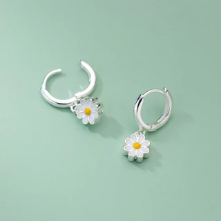 Daisy Hoop ต่างหูสําหรับผู้หญิงดอกไม้งานแต่งงาน Hypoallergenic ต่างหูเจ้าสาวแฟชั่นหูหัวเข็มขัดต่างหูชุบเงินเครื่องประดับ
