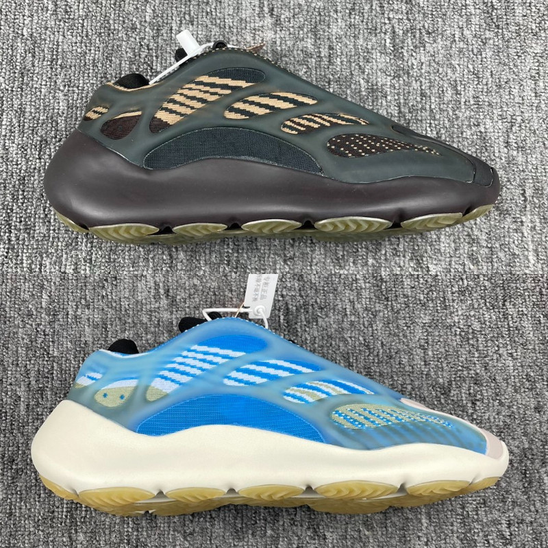 Adidas  Yeezy 700 V3
