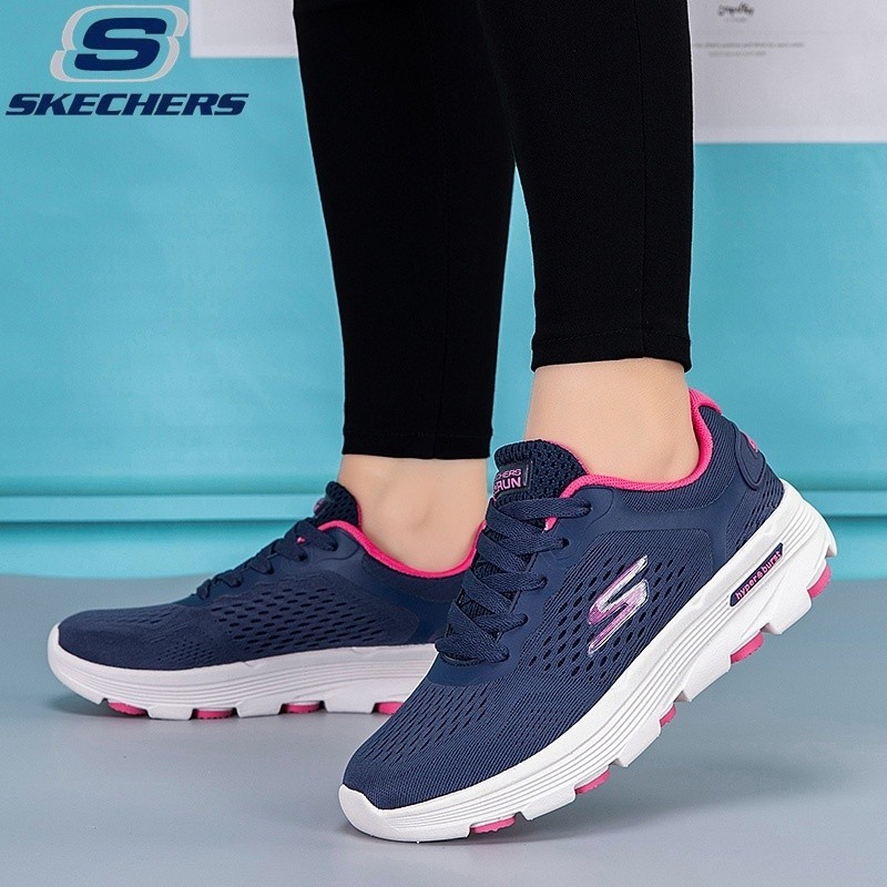 Skechers_ GO RUN HYPER BURST รองเท้าลําลองแบบผูกเชือกขนาดใหญ่รองเท้าผ้าใบสําหรับบุรุษและสตรี