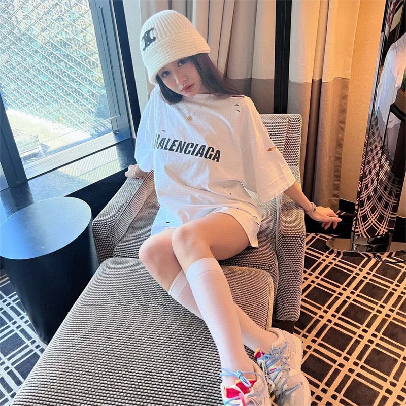 New Art Ripped เสื้อยืดแขนสั้นผู้ชายผู้หญิงสไตล์เดียวกัน