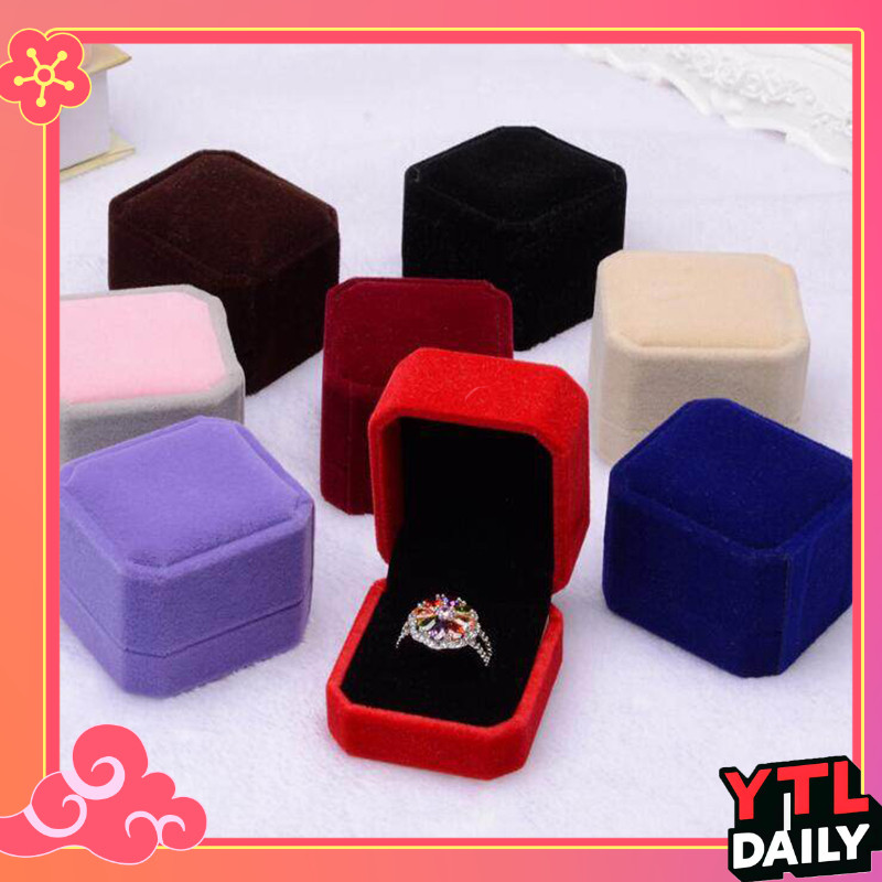 กล่องแหวน ผ้ากำมะหยี่ หลากหลายสี สำหรับใส่จัดเก็บแหวน/ต่างหู/แหวนแต่งงาน