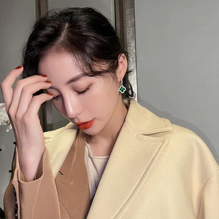 ต่างหูโคลเวอร์สี่แฉกเกาหลีสไตล์ใหม่อินเทรนด์ต่างหูเพชรกระพริบไมโครฝังสูง
