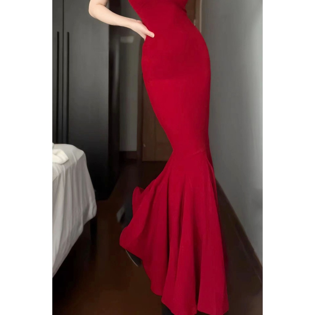 เดรสออกงานสีแดง สายเดี่ยวมีบราในตัว คอวีแต่งลูกไม้สีดำรอบติดโบว์น่ารัก ชายกระโปรงระบายหางปลา #8082 - รูปที่ 6