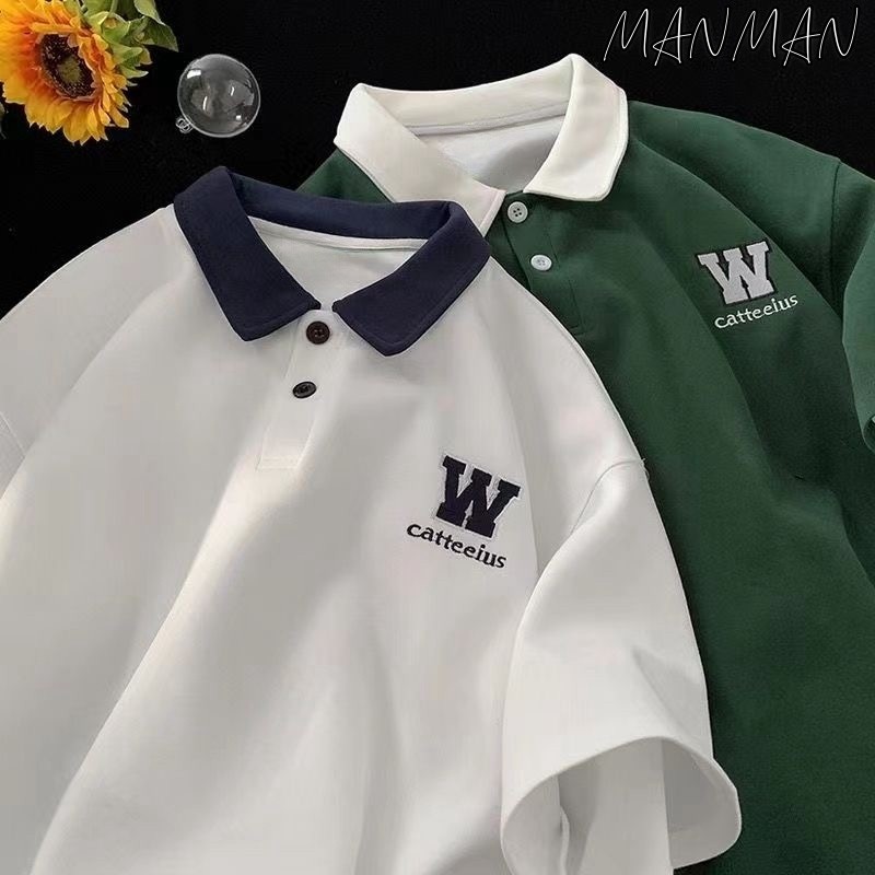 MANMAN เสื้อโปโลผู้ชาย แขนสั้นสำหรับผู้หญิง ปกพับ เสื้อลำลอง สีผสม พิมพ์ลาย ชุดคู่รัก