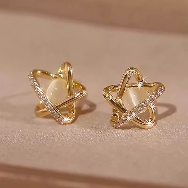 ต่างหู Diamond Opal Star อารมณ์ Simple All-Match แบบ niche ประณีต ต่างหูระดับไฮเอนด์ขนาดเล็ก