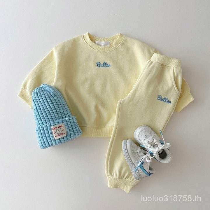 เสื้อผ้าสไตล์เกาหลีสำหรับเด็กในฤดูใบไม้ร่วง ทำจากผ้าฝ้ายนุ่มนวล เหมาะกับทั้งเด็กชายและเด็กหญิง มาพร้อมเสื้อกันหนาวและชุดกางเกงขายาว