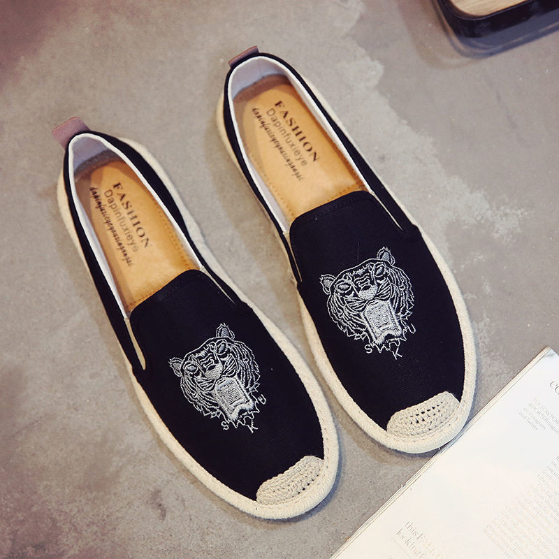 Peas Shoes 2025 Bucket Shoes Men All-Match Casual Lazy Shoes ปัก Soft Sole Slip-On Old Beijing Cloth