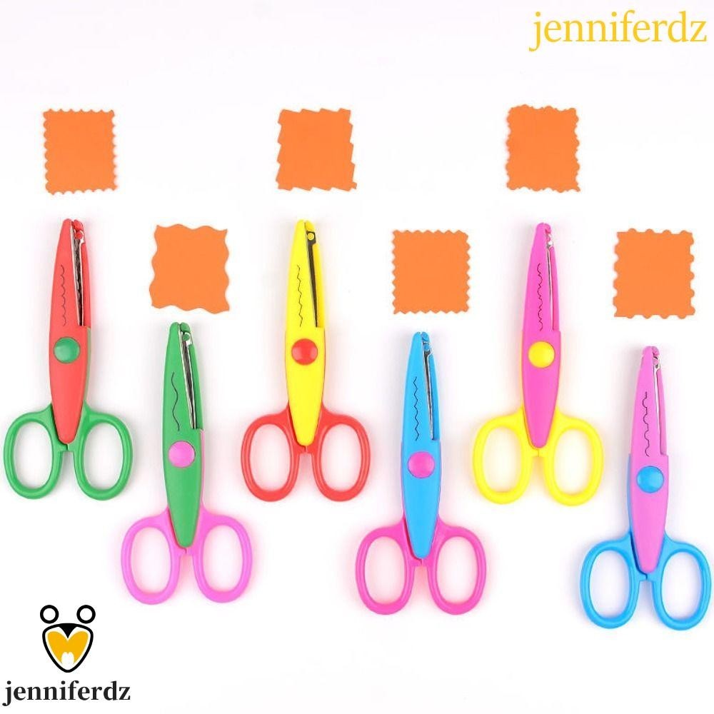 Jenniferdz กรรไกรลูกไม้ มินิมอล สเตนเลส หัวกลม ขนาดเล็ก กรรไกรเครื่องเขียน มืออาชีพ มัลติฟังก์ชั่น ลายหยัก กรรไกรลูกไม้ คาวาอี้ DIY ตัดกระดาษ