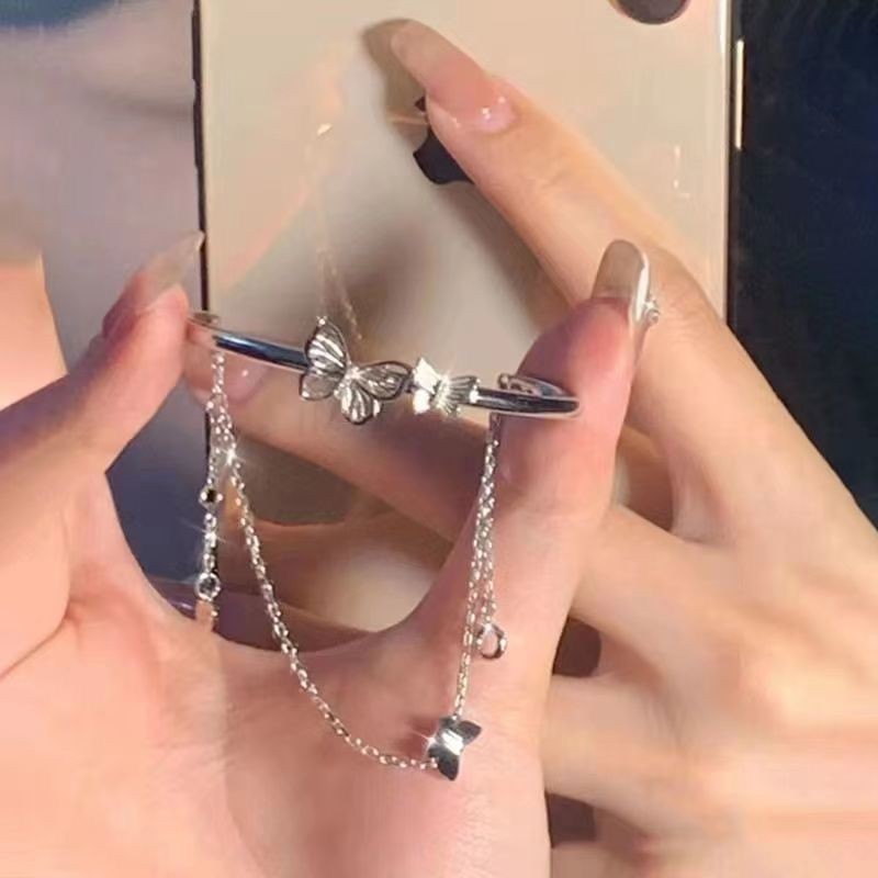 อินสไตล์นางฟ้าอารมณ์สร้อยข้อมือผีเสื้อหญิงสไตล์ใหม่ซอกออกแบบครึ่งสร้อยข้อมือครึ่งโซ่พู่แฟนสร้อยข้อมือสร้อยข้อมือปลาค็อด
