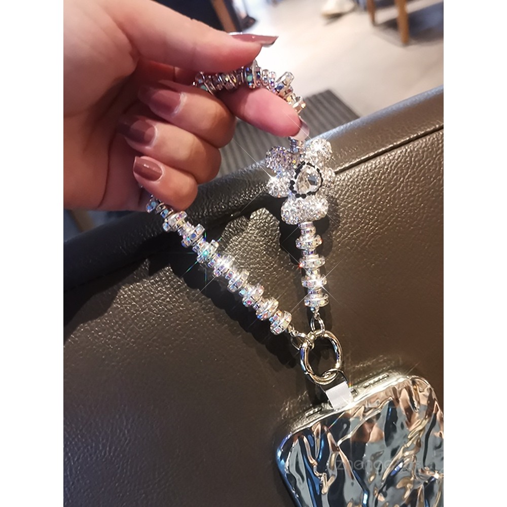[พีดีเอ็ม] พลอยเทียม ระดับไฮเอนด์แขวนโซ่แฟชั่นเทพธิดาโทรศัพท์มือถือเชือกเส้นเล็กสไตล์สั้นข้อมือกระพริบจี้เพชรพร้อมเปลือกคลิปแข็งแรงกลางแจ้งป้องกันการสูญ