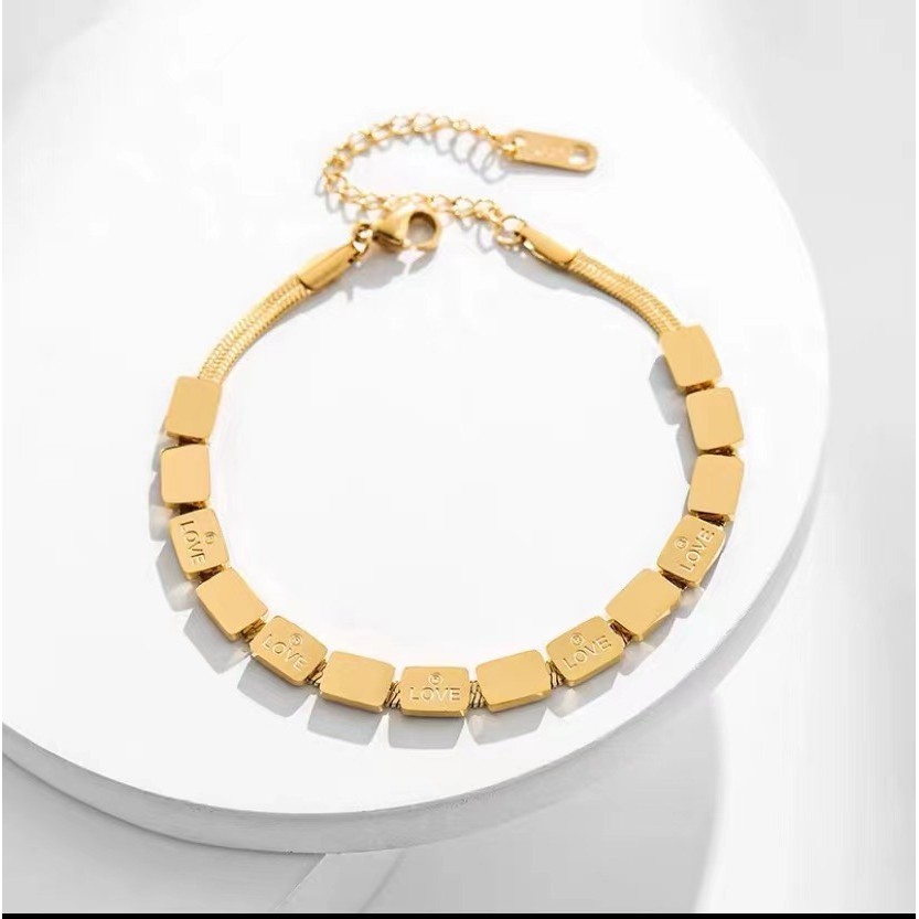 Golden Small Square Titanium Steel Love Women Bracelet/สร้อยคอประณีต All-Match Jewelry คุณภาพสูง