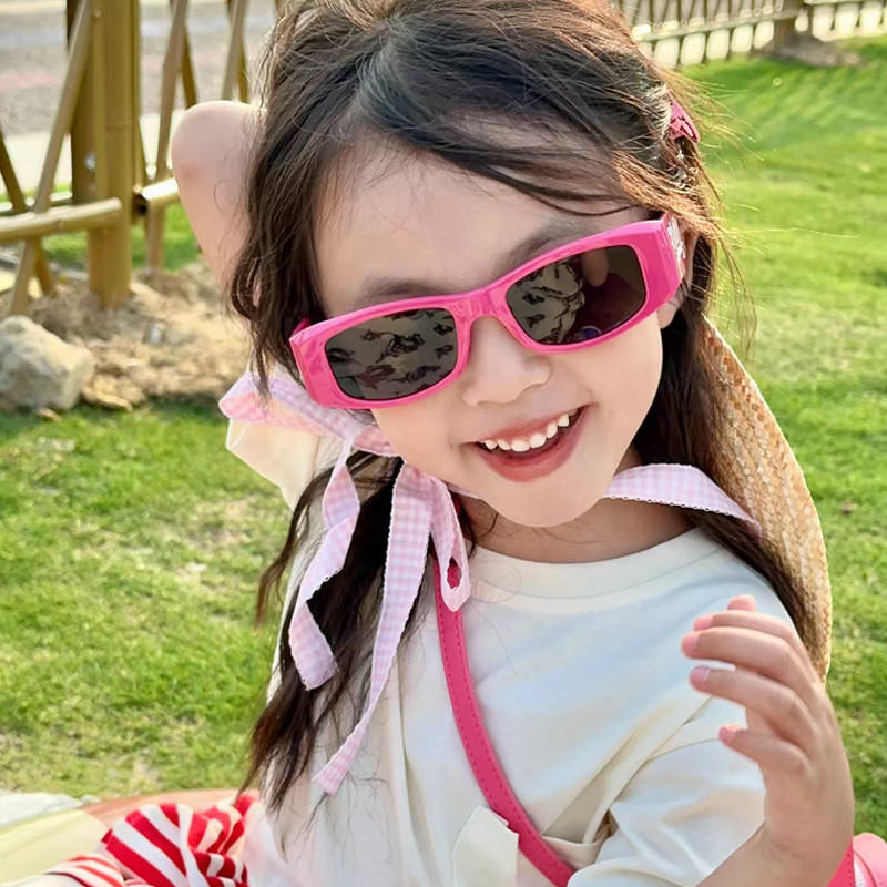 ในไทย💖เด็กแว่นตากันแดดY2K สไตล์วินเทจ แว่นตาทรงสี่เหลี่ยม สไตล์พังก์ ป้องกันรังสียูวี ผู้ชายและผู้หญิง2024COD