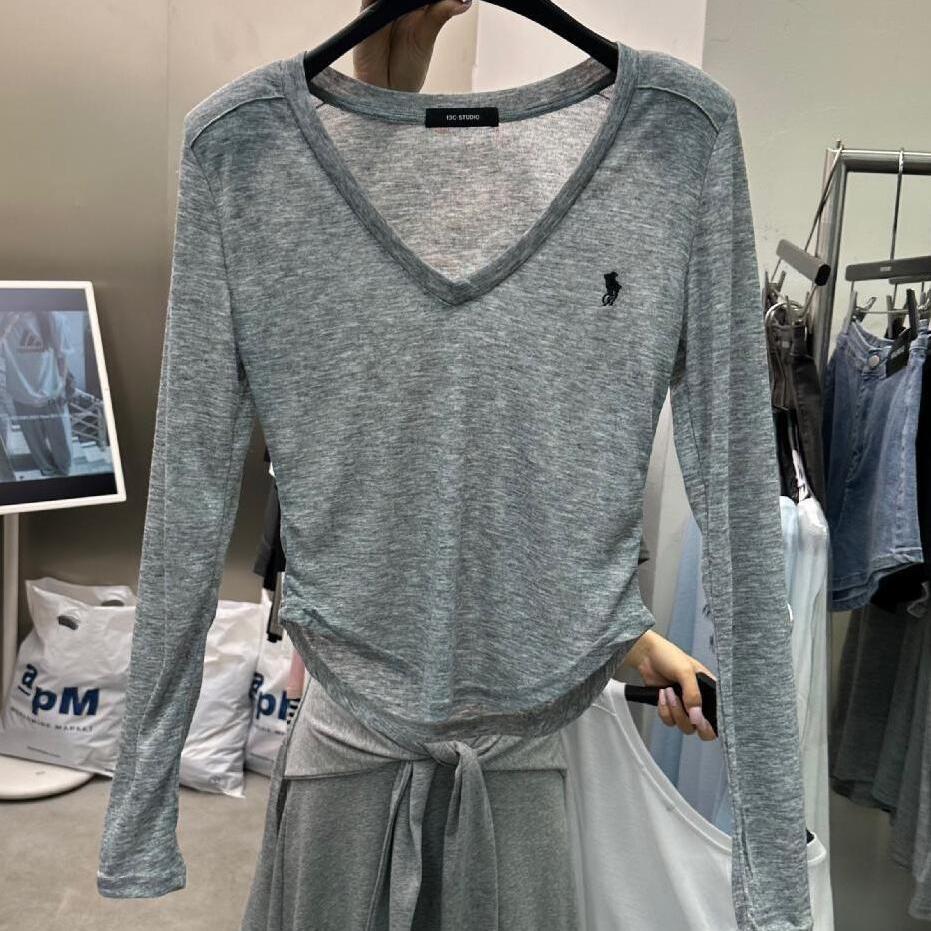 เสื้อยืดแขนยาวผ้าไหมน้ําแข็งบางบางคอวีอินเทรนด์ของผู้หญิง