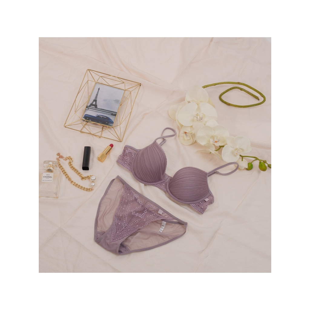 ELLE lingerie I Moulded bra ยกทรงมีโครงเสริม PAD ฟองน้ำ แต่งพลีทและผ้าลูกไม้  I LB7502