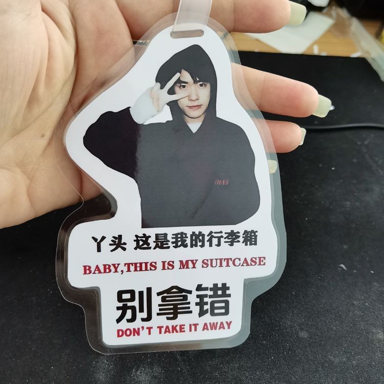 Tfboys Yiyang Qianxi แท็กกระเป๋าคอนเสิร์ต สินค้าเดิมที่กําหนดเองเครื่องประดับยอดนิยม Tfboys Yiyang Q