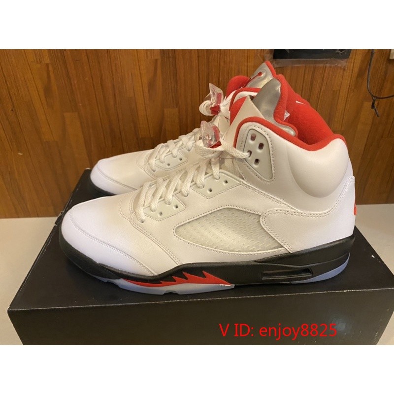 AIR A/J 5 RETRO FIRE RED กระเป๋าสะพายข้างสีขาว DA1911-102