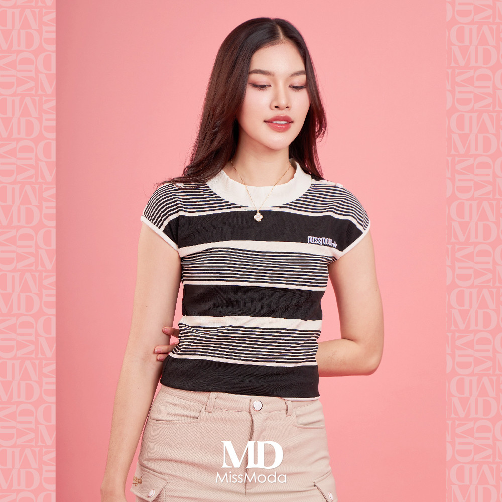 Missmoda รุ่น MC-241TT040 เสื้อยืดลายขวางคอปีนแต่งกระดุม เสื้อผู้หญิงแบรนด์ (เฉพาะเสื้อ) มี 2 สี สีดำและสีชมพู