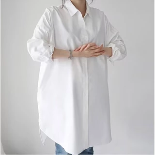 เสื้อเชิ้ตผู้หญิงสีขาวแขนยาวรุ่นใหม่ความยาวปานกลางเสื้อเชิ้ตสไตล์ตะวันตกทรงหลวมสบายๆออกแบบ