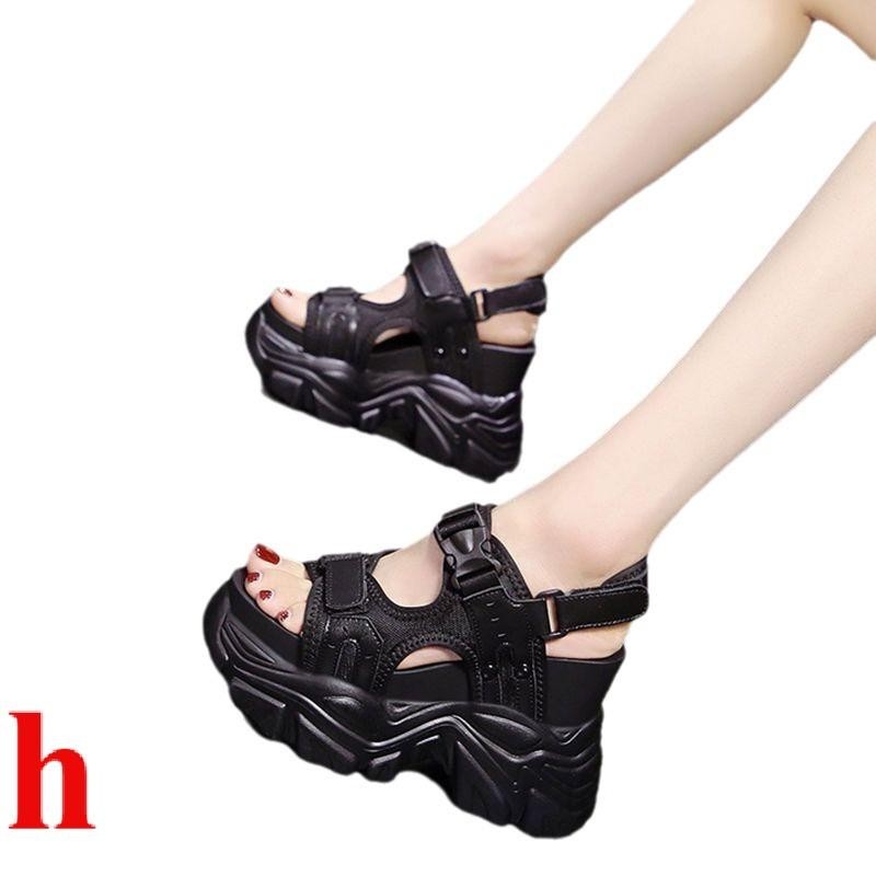 คนเล็ก Velcro กีฬาสไตล์รองเท้าแตะผู้หญิง 2024 ฤดูร้อนสไตล์ใหม่สบายๆหนา Soled Wedge-Heeled รองเท้าแตะปากปลาผู้หญิง