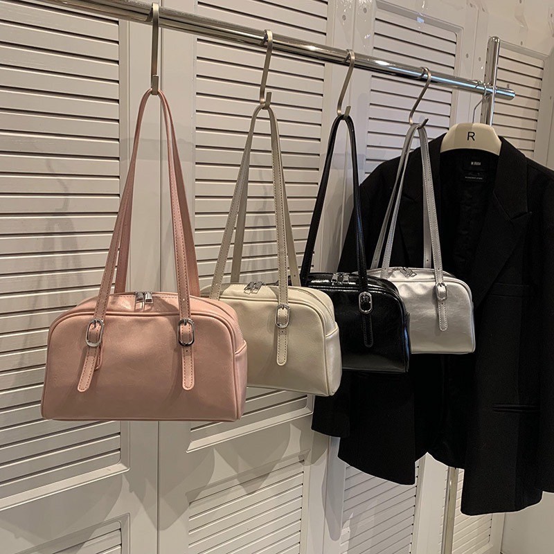 กระเป๋าหนังเงา มี 6 สี สะพายไหล่ ต้นฤดูใบไม้ผลิสีเขียวขี้ผึ้งน้ำมันหนังรักแร้เกาหลี  แพคเกจใหม่ป่ากระเป๋า
