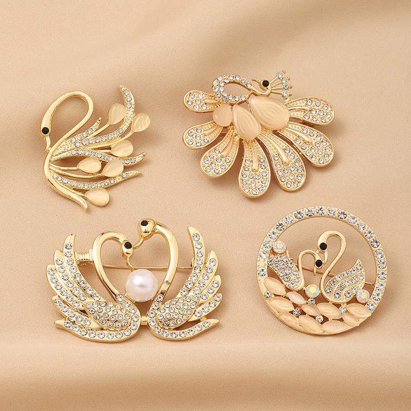 Swan เข็มกลัดความรู้สึกระดับไฮเอนด์ป้องกันแสงสะท้อน Niche Alloy Corsage All-Match Creative Ladies Collar P
