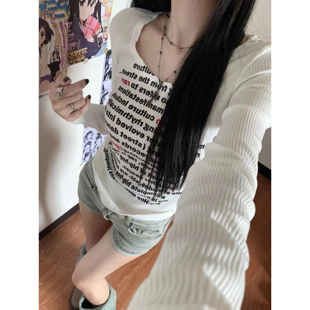 เสื้อยืดแขนยาวทรงสลิมพิมพ์ลายตัวอักษรมีสไตล์ใหม่ของผู้หญิง