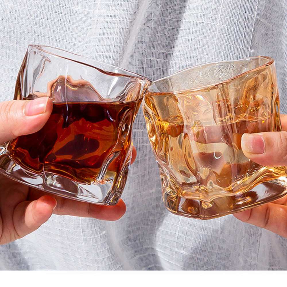 แก้วน้ำ  แก้วใส่เครื่องดื่ม วิสกี้ คอกเทล แก้ว Hologram สไตล์เกาหลี คาเฟ่ ผิวหยัก ทรงบิด สะท้อนสี โฮโลแกรม - รูปที่ 4