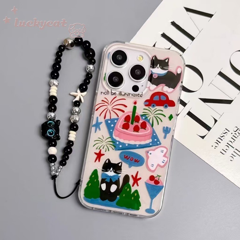 Iphone 16 15 14 13 12 11 Pro Max X Xr Xs Max 7 8 Plus SE2020 เคสโทรศัพท์การ์ตูนน่ารักสตรอเบอร์รี่เค้กสีฟ้าโบว์สีดําลายแมว + Lanyard Clear Soft ฝาหลัง