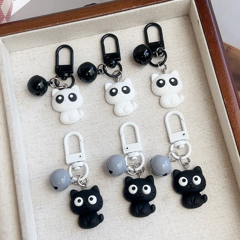 การ์ตูนเรซิ่นสีดําสีขาวแมวน่ารักคู่พวงกุญแจ-ตลกกระเป๋าเป้สะพายหลังตกแต่งจี้พวงกุญแจ - รูปที่ 7