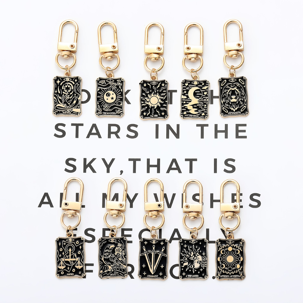 พวงกุญแจ Retro Dark Oil หยดอุปกรณ์เสริม Tarot จี้พวงกุญแจ 810-1