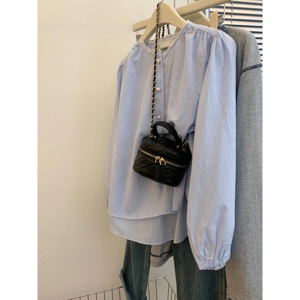 Chili Kokoเสื้อแฟชั่นเชิ้ตผู้หญิงเกาหลีสีน้ำเงิน กระดุมมุกคอกลม เสื้อน่ารักๆแขนยาวลายทาง เสื้อลูกไม้แขนพอง W531 - รูปที่ 7