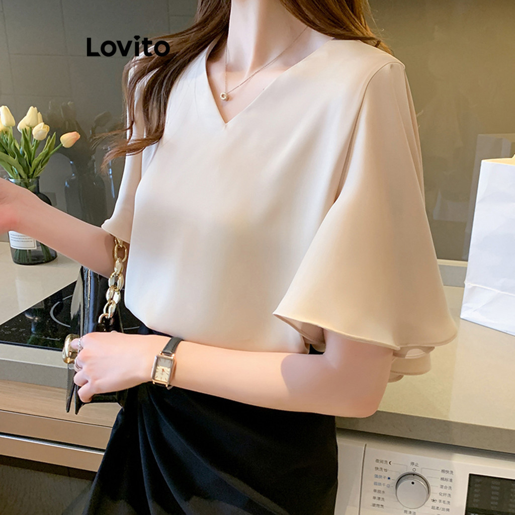 Lovito เสื้อเบลาส์ผู้หญิง แขนบาน สีพื้น สไตล์ลำลอง LNE60287