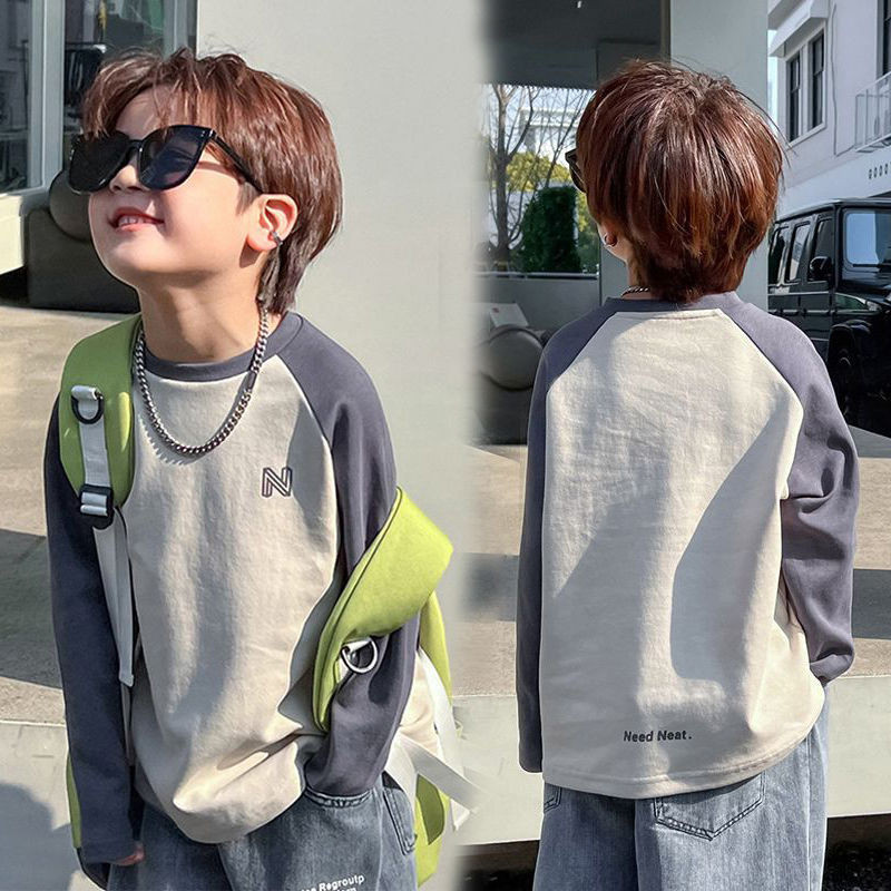2024 เด็กชายสไตล์ใหม่เสื้อยืดแขนยาวฤดูใบไม้ผลิฤดูใบไม้ร่วงเด็ก จุดต่ําสุด เสื้อเสื้อยืดด้านบน