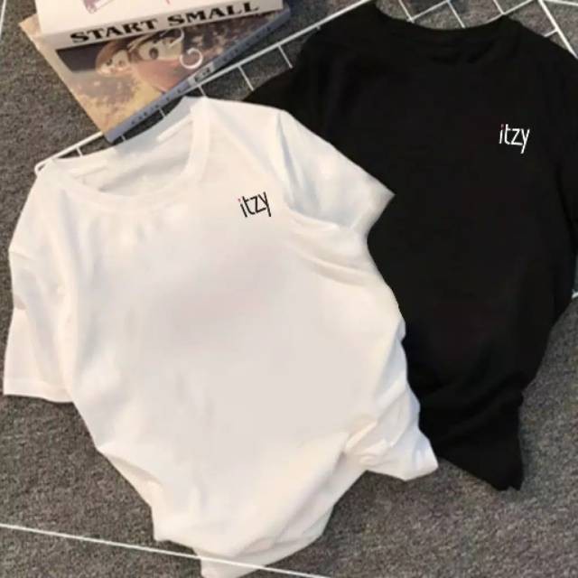 เสื้อยืด Unisex โลโก้เล็ก Kpop ITZY