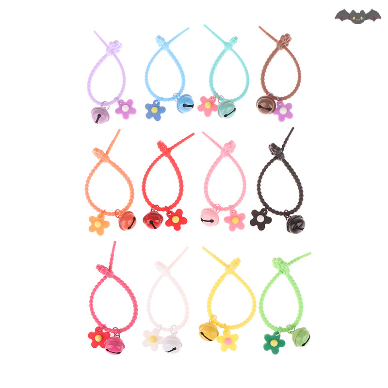 [PE] Sweet Candy Color Bear Footprints Bell พวงกุญแจซิลิโคนดอกไม้พวงกุญแจสําหรับสาวกระเป๋าจี้พวงกุญแจรถกระเป๋าเป้สะพายหลังตกแต่ง TH