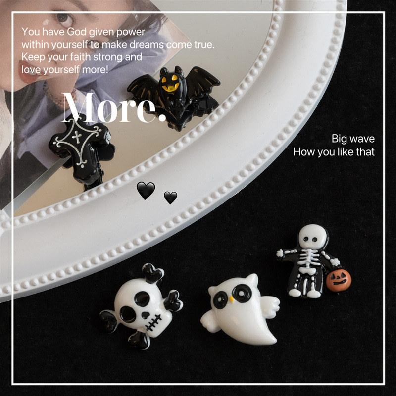 Sweet cool series กิ๊บติดผมหัวกะโหลก little ghost bat mini y2k คลิปด้านข้างสไตล์กอธิคเครื่องประดับผมฮาโลวีนน่ารัก