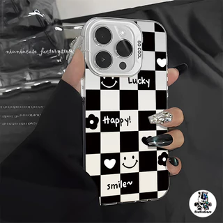 เคสไอโฟน11 15 สีดำและสีขาวหมีตาราง สําหรับ IPhone 11 13 12 7Plus 14 15 11 Pro MAX 8 7 Plus X XR XS Max SE Luxury Case