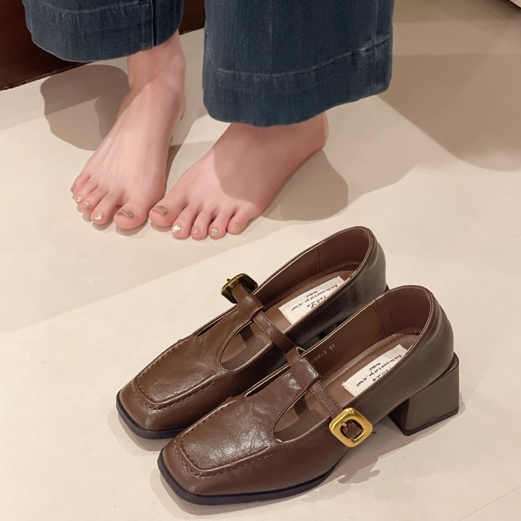 รองเท้าส้นสูงหัวเหลี่ยมส้นหนาผู้หญิงสายเดี่ยวแฟชั่น