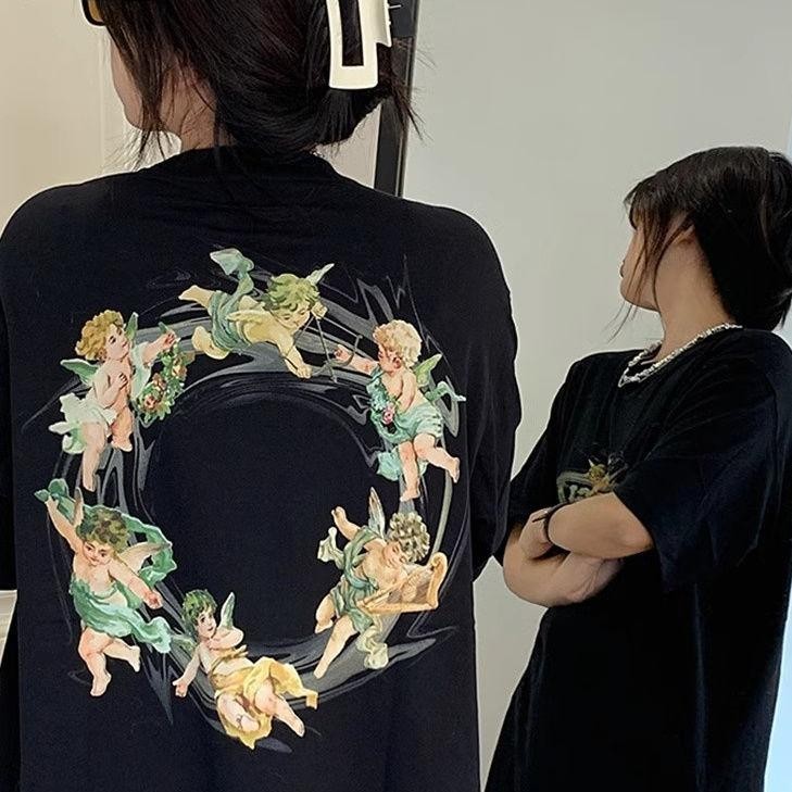 ส่งฟรี เสื้อยืดสกรีนลายcotton100% CM18 สไตรเกาหลี ทรงสวยไม่ย้วย สีไม่ตก เนื้อผ้าดี ตัดเย็บดี