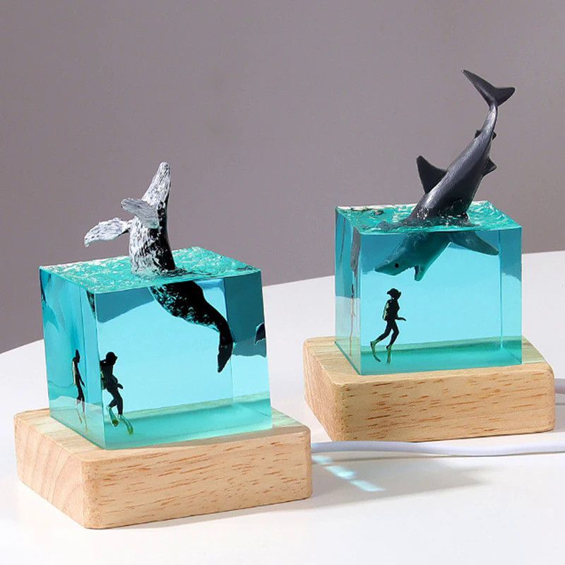 5cm Cube Ocean Shark Diver Decoration Gift Whale Epoxy Resin Desktop Lamp Luminous Toy LED Night Lig
