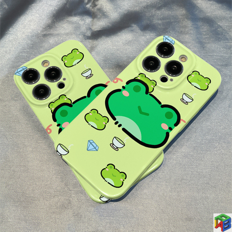 กบน้อยน่ารักสีเขียวสําหรับ iPhone16/15promax เคสโทรศัพท์ฟิล์ม iPhone11Promax 12/13Pro Max 14plus 7/8plus Xsmax เคสแข็ง