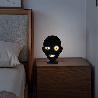 小夜燈 偵探柯南小黑夜燈黑衣人創意床頭氛圍檯燈小擺件Ready Stock Detective Conan Small Black Night Light Prisoner Black Clothes Man Creative Bedside Atmosphere Table Lamp Small Ornaments