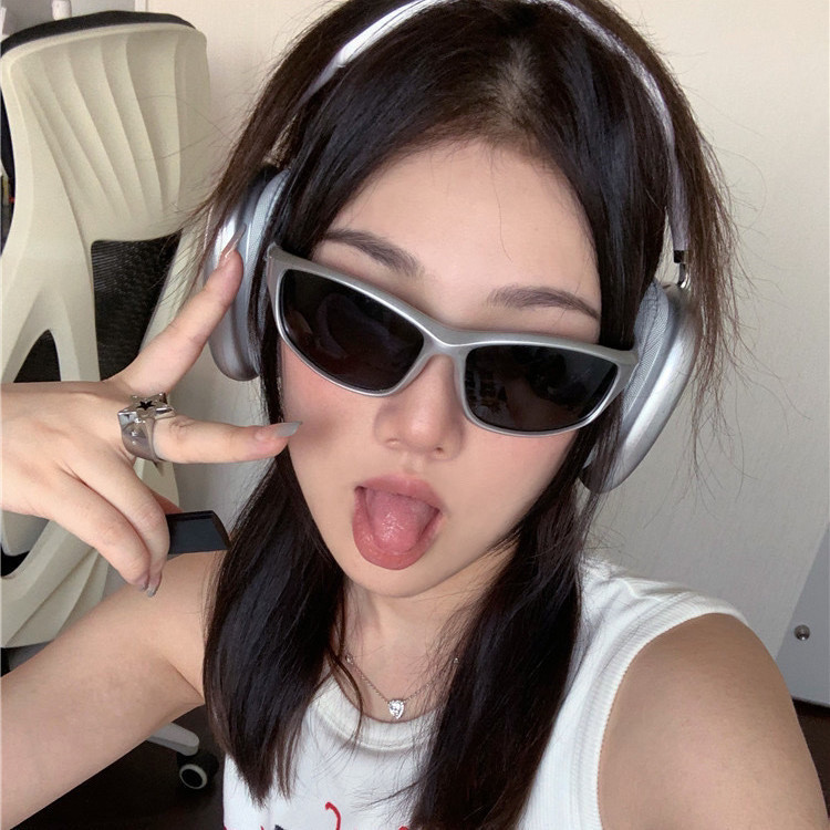 Cyber Future Sense Silver Y2K ผู้ชายผู้หญิงสไตล์เดียวกันแว่นตากันแดดขี่จักรยาน Influencer Street Mil