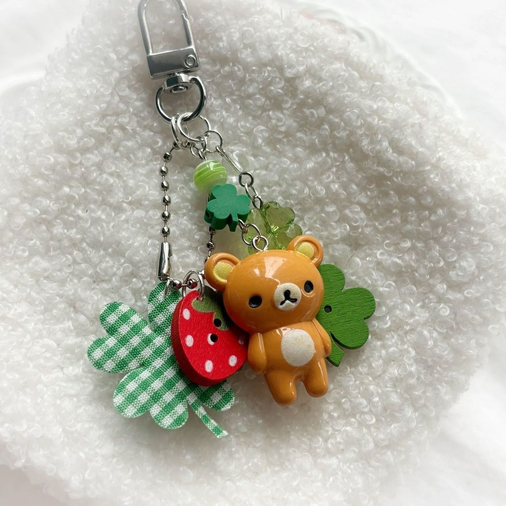 2025 ใหม่พวงกุญแจลูกปัดแฮนด์เมด Four Leaf Clover Rilakkuma น่ารัก Charm กระเป๋าอุปกรณ์เสริมของขวัญ