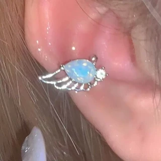 ต่างหูแบบหนีบ รูปปีก ประดับคริสตัล ไม่ต้องเจาะหู พร้อมส่ง