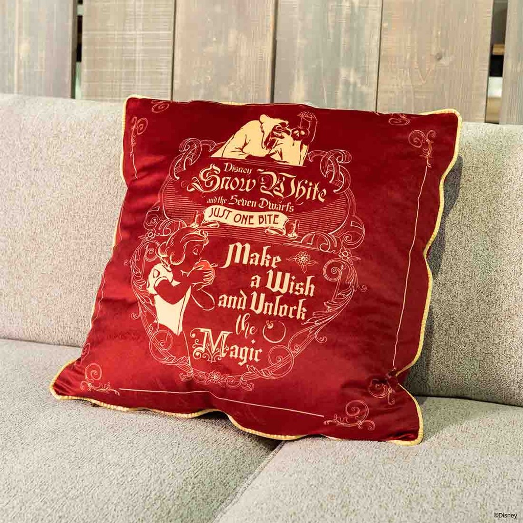 Disney Home หมอนอิง DISNEY รุ่น SNOW WHITE/01 สีแดง (45x15x45 ซม.) แบรนด์ DISNEYHOME