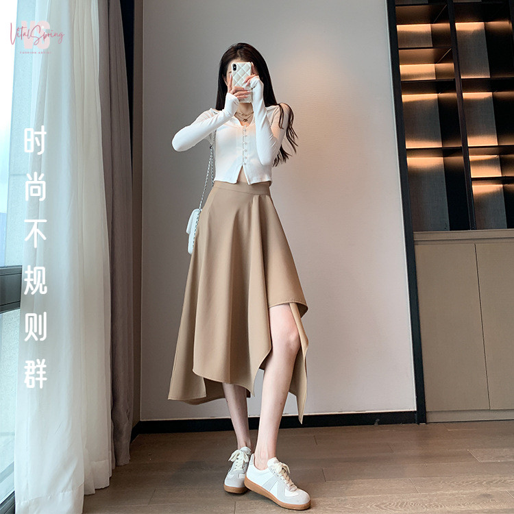 กระโปรงยาวเอวสูงทรงเอสไตล์วินเทจสำหรับฤดูใบไม้ผลิและฤดูใบไม้ร่วง ดีไซน์ไม่สมมาตร พลีท ช่วยให้ดูสูงและเพรียว ใส่สบายและแมทช์ได้ง่าย