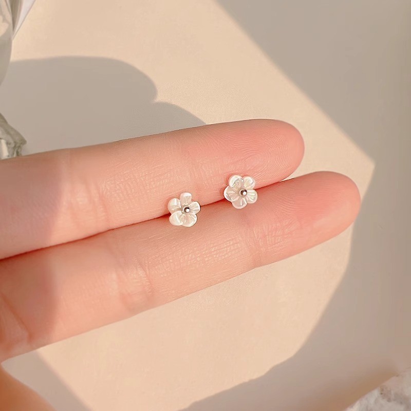 925 เงินเข็มที่เรียบง่ายมินิดอกไม้ต่างหูสตั๊ดเด็กนักเรียนต่างหูดอกไม้ขนาดเล็กต่างหูอารมณ์อุปกรณ์เสริมของขวัญขายส่ง