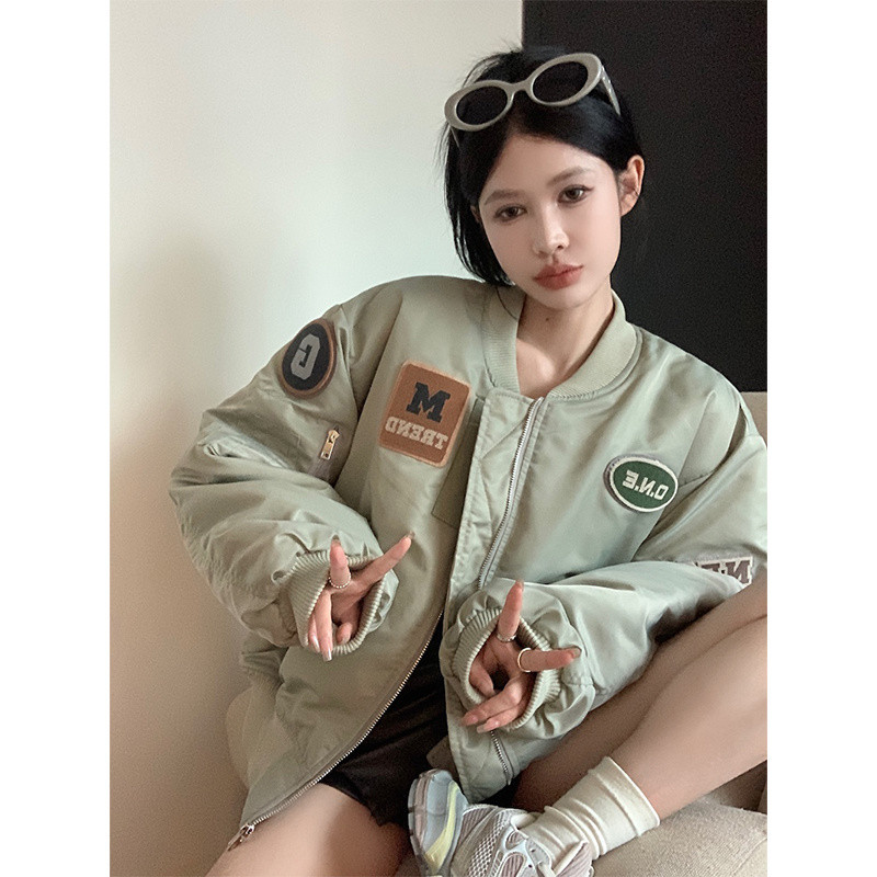 [Mtt ฤดูใบไม้ร่วงใหม่] เสื้อแจ็คเก็ตสไตล์สตรีทสไตล์อเมริกันชุดเบสบอลปักลายวินเทจสไตล์อเมริกันเสื้อแจ็คเก็ตหลวมดีไซน์สำหรับฤดูหนาวของผู้หญิง